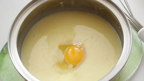 тарт с белым шоколадом и брусникой