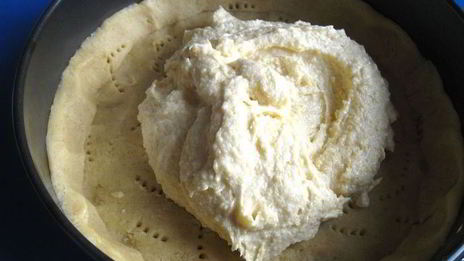 тарт с франжипаном и карамелизованной грушей