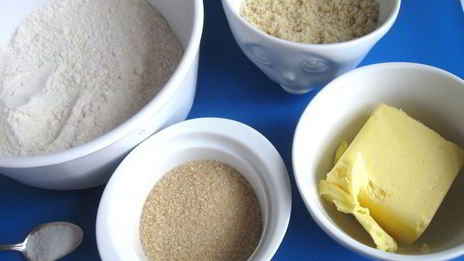 тарт с франжипаном и карамелизованной грушей