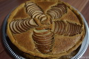 Тарт с грушами и миндалем