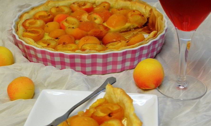 Рецепт тарт с камамбером и абрикосами