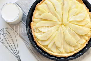 Тарт с кокосовым молоком и грушами