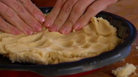 тарт с малиной и миндалем