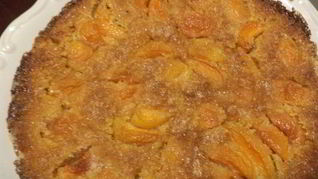 Тарт с миндальным кремом и абрикосами