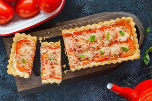 Тарт с помидорами и сыром