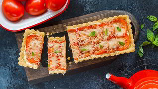 Тарт с помидорами и сыром