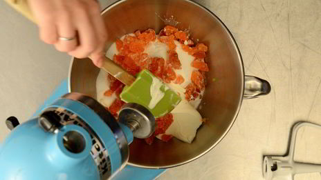 тарт с рикоттой, лимонной цедрой и цукатами