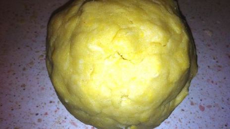 тарт с томатами и карамельным луком