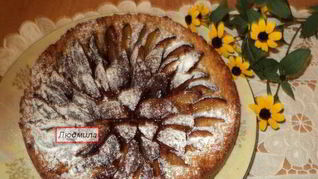 Тарт со сливами