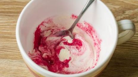 тартинки с сельдью и сметанным соусом с хреном