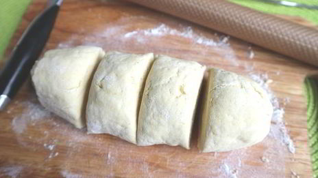 тортилья с перцем, креветками и песто из тыквенных семечек