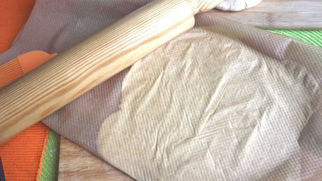 тортилья с перцем, креветками и песто из тыквенных семечек