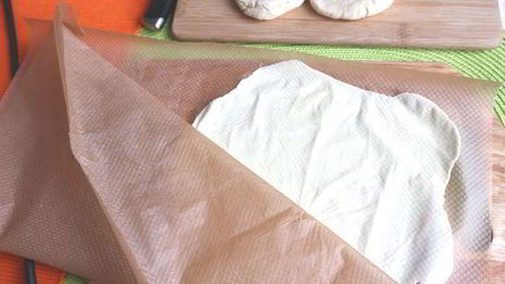 тортилья с перцем, креветками и песто из тыквенных семечек