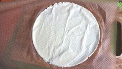 тортилья с перцем, креветками и песто из тыквенных семечек