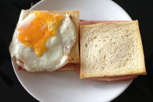 Французские тосты крок-мадам и крок-месье