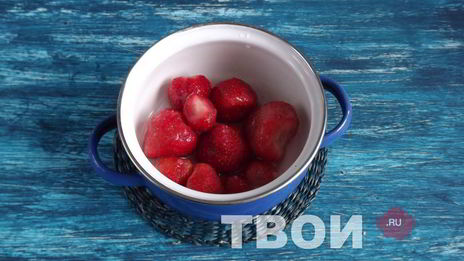 французские тосты с клубнино-имбирным соусом