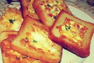 Хрустящие тосты с ветчиной к завтраку