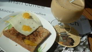 Кофейное ласси с тостом