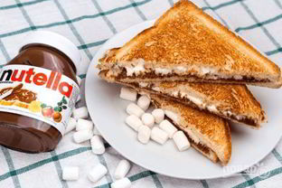 Тост с Нутеллой и маршмеллоу