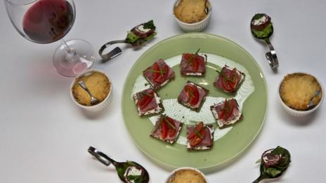 тосты деликатесные с языком