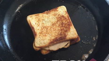 тосты на завтрак