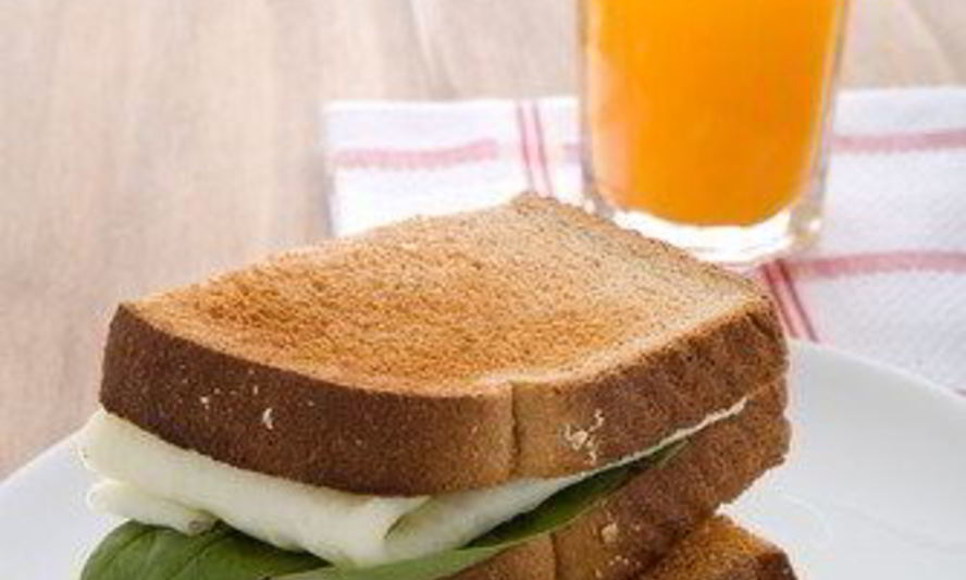 Рецепт тосты с белковым омлетом и шпинатом