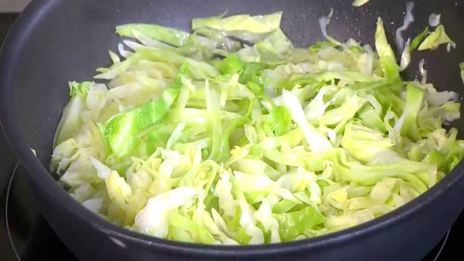 тосты с чечевицей и капустой