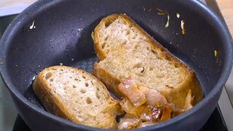 тосты с чечевицей и капустой