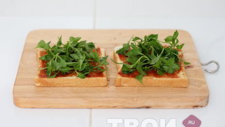 тосты с креветками