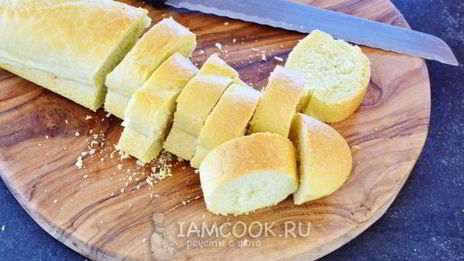 тосты с оливковой пастой и сыром фета