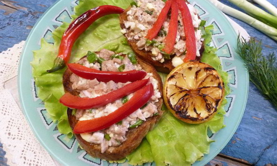 Рецепт тосты с печенью налима и сладким перцем