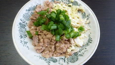 тосты с печенью налима и сладким перцем