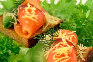 Тосты с семгой и авокадо