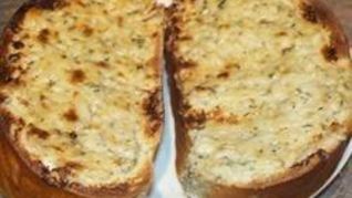 Тосты с сыром и чесноком
