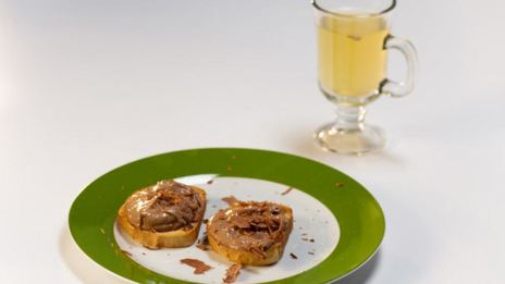 тосты с творогом и шоколадной пастой