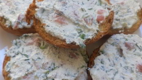 тосты с творожно-лососевой начинкой