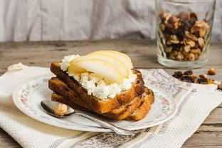 Яблочно-творожные тосты