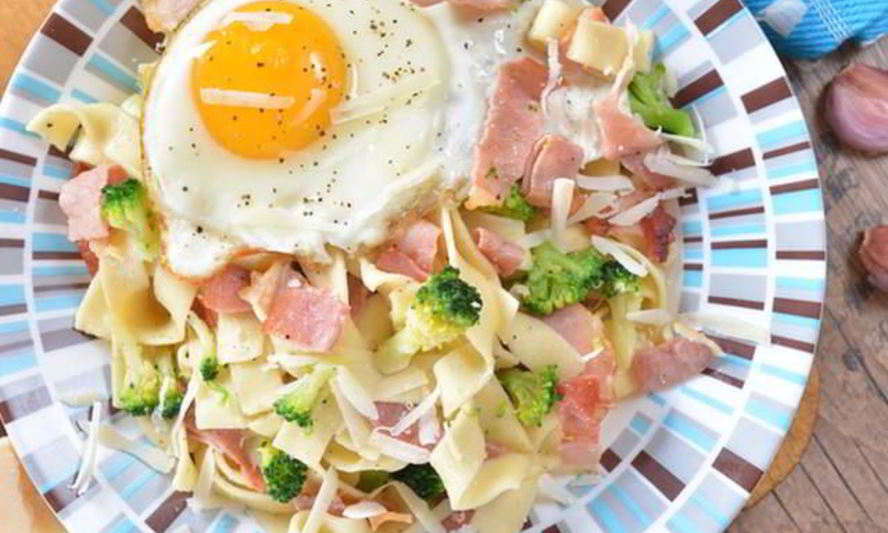 Рецепт глазунья с овощами и тальятелле