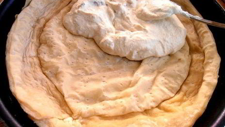 глазунья в съедобной сковородке