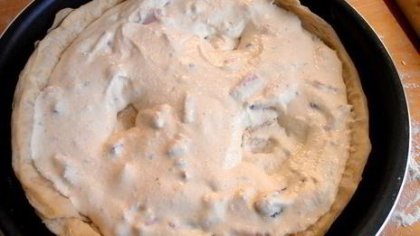 глазунья в съедобной сковородке