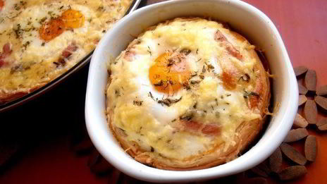 глазунья в съедобной сковородке