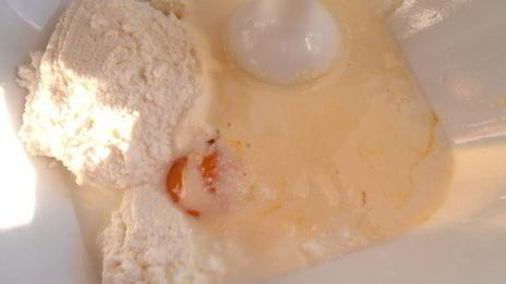 глазунья в съедобной сковородке