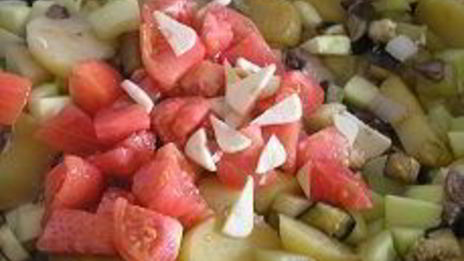 картофель с шампиньонами и яичницей-глазуньей