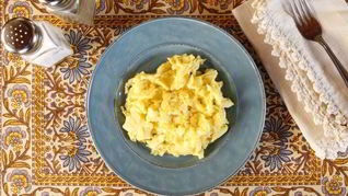 Простая яичница болтунья