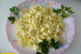 Яичница болтунья на завтрак