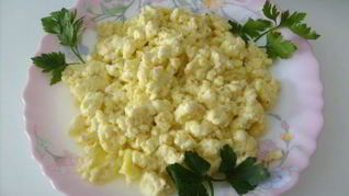 Яичница болтунья на завтрак