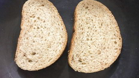 яичница на хлебе