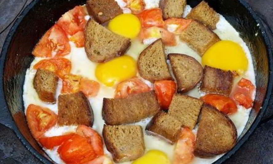 Рецепт яичница с гренками