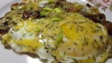 яичница с грибами и сыром