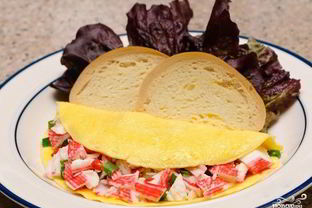 Яичница с крабовыми палочками